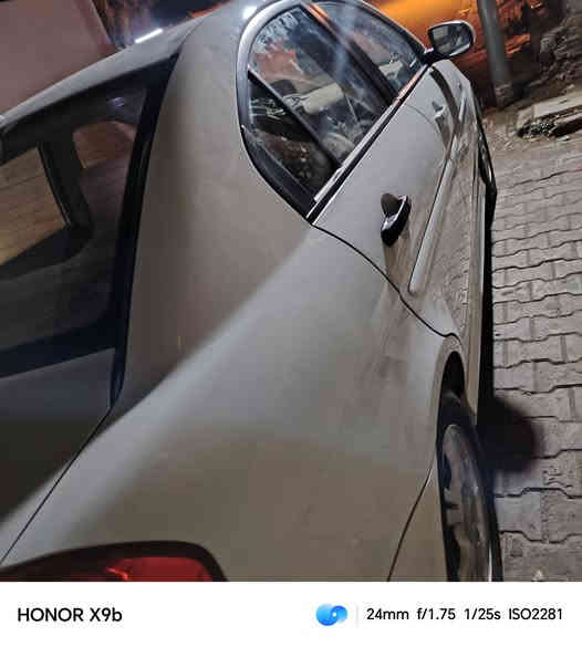 السلام عليكم اكسبت للبيع موديل 11 سياره كفاله باب مصبوعه بس محرك 600 سياره فول هذا رقمك والسعر 105 شويه بيها مج ***********
