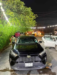 تيوتا راف فور 2021  ماشيه 113 الف كيلو  سياره الحادث موضح بالفديو  الس...