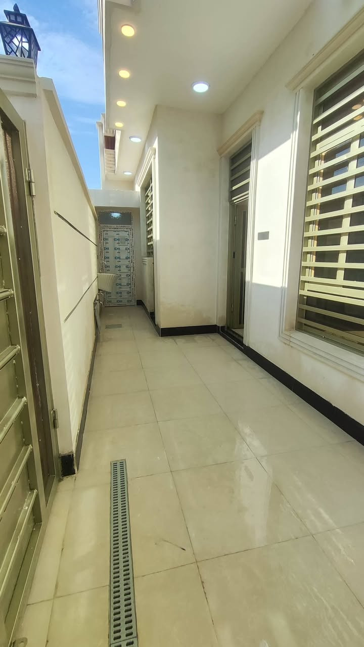 دار للبيع المساحه 100 متر بناء درجه اولى وحديث حي الشيشان الثانيه رقم الهاتف ***********
