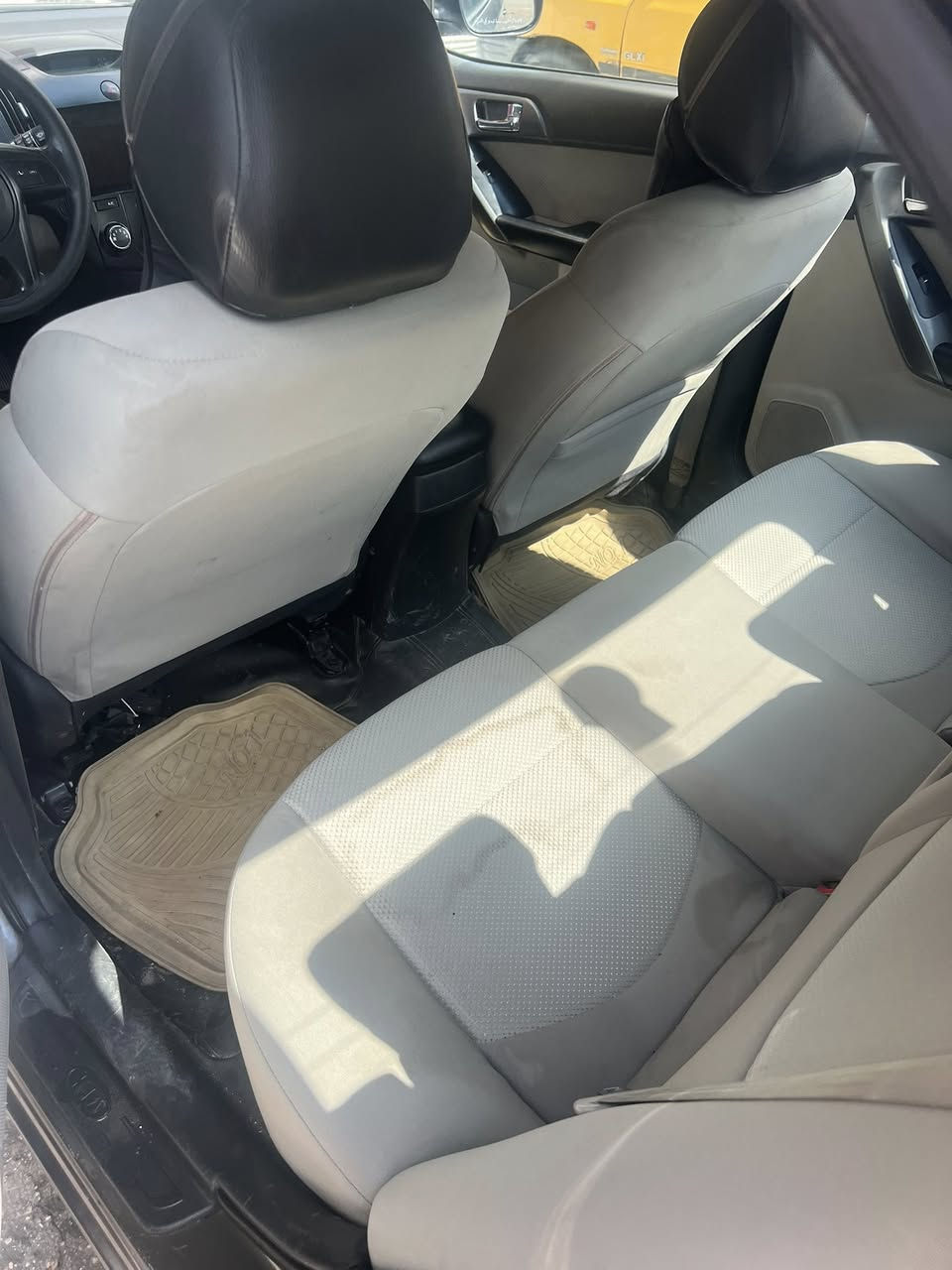 سلام عليكم سيراتو مديل 13 صبغ جاملغ وبنيد بدون دواخل ماشيه 190 خليجيه سعر 85 بيه مجال مكان بغداد ***********
