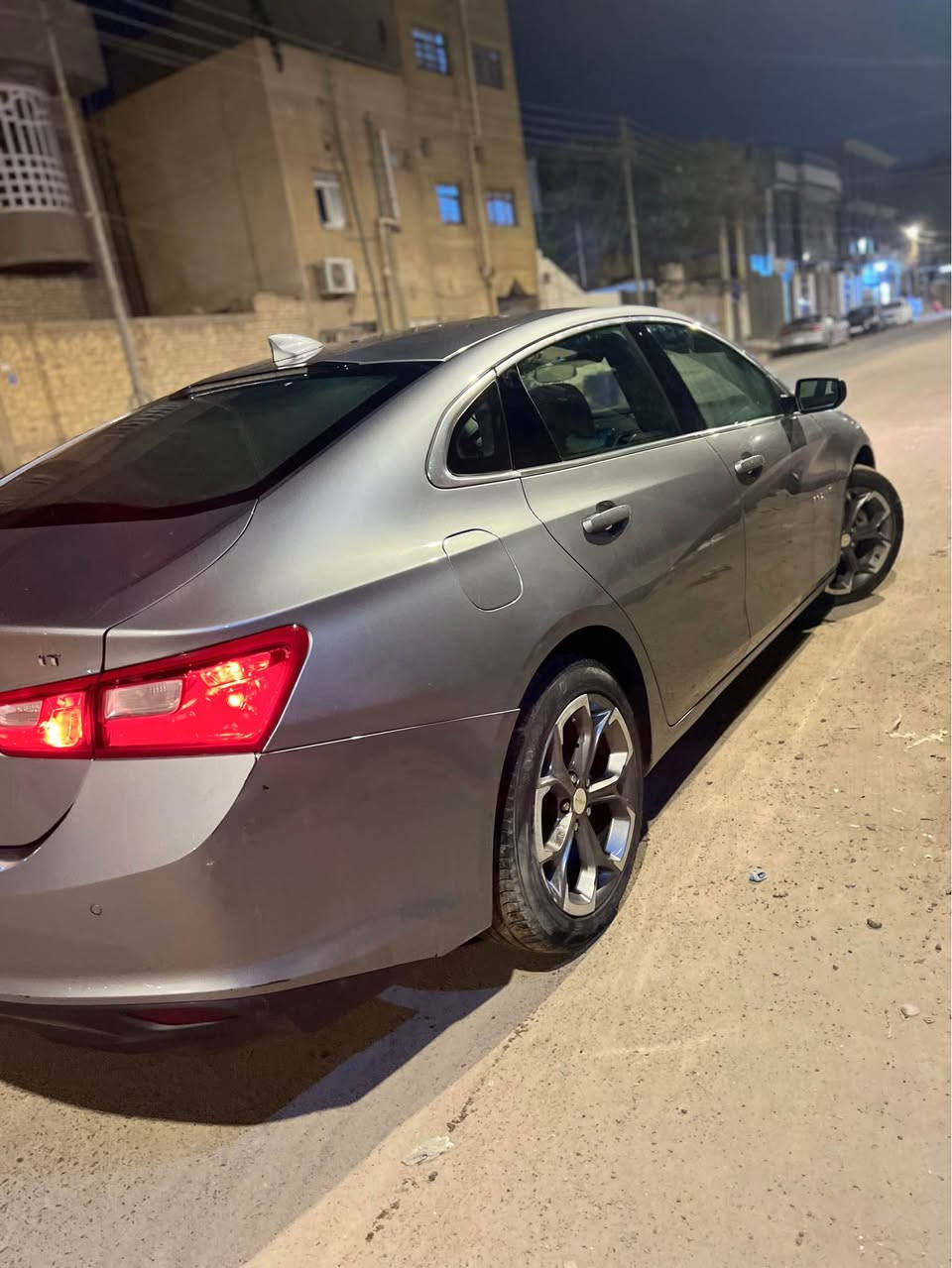 سلام عليكم ماليبو ٢٤ فول مواصفات بنراما ماشيه ٢٥ الف سعر ١٢٥ بدون رقم تبديل مدكر امامي ايسر بدون دواخل كله كفاله *********** البصرة, العراق
