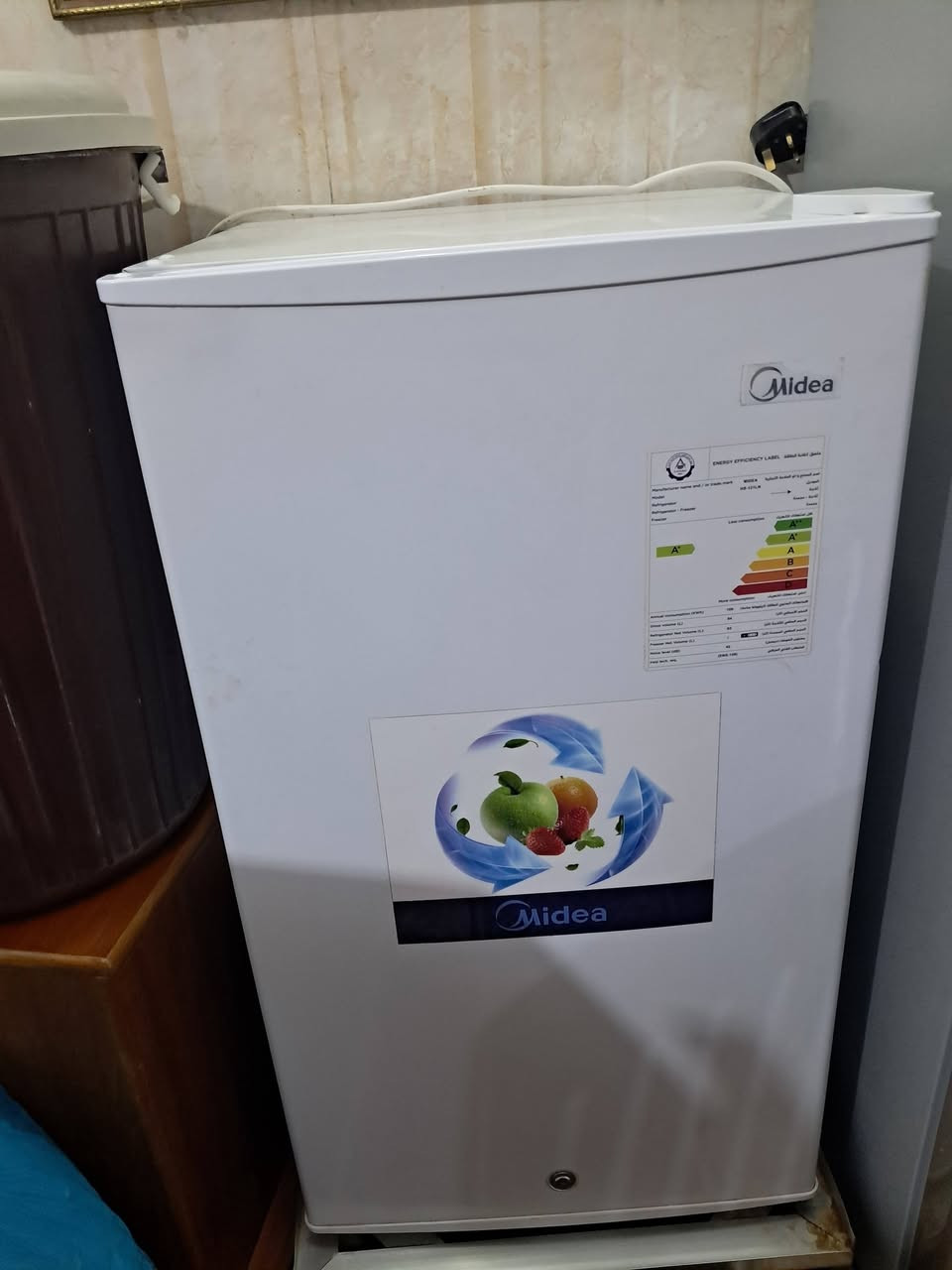 السلام عليكم للبيع ثلاجة العدد/3وغساله العدد /1
السعر كلهن 550 الف دينار لاغير 
السماوة /حي المعلمين الاول /فرع كوفي سيدرا 

رقم الجوال (***********)
