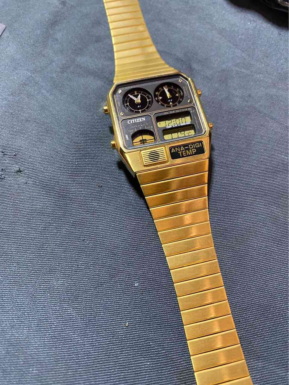 CITIZEN 
🌴🌴
اصلي.
👏👏ياباني 
👈👈👈ذهبي السليمانية, العراق


**إذا كنت صاحب هذا الإعلان وتريد حذفه لأي سبب، رجاءا أرسل رسالة إلى الدعم الفني**