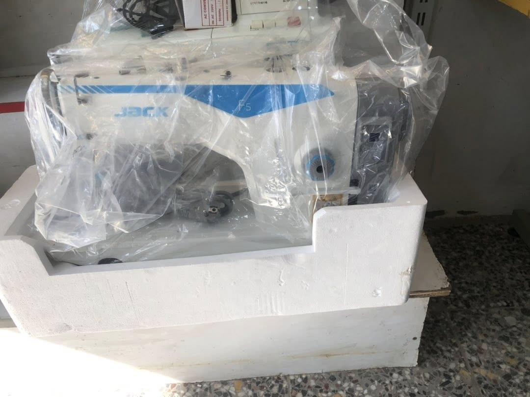 متوفر كافه انواع المكائن الصناعيه والمنزليه  يوجد توصيل لكافه محافضات العراق للتواصل خاص او واتساب***********
