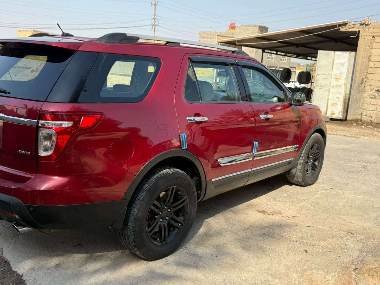 للبيع فورد اكسبلور موديل 2013
مواصفات  XLT معروفه فول مواصفات 
1: بانوراما فتحتين 
2: شاشه كبيره كامره دواره 
3: ٣ قطع تبريد ثلج 🥶
4: حساسات إمامي خلفي 
5: كشنات كهرباء 
6: جام اوتو 
7: كشنات تدفئه تبريد 
8:لايت اوتو 
9: سبعه راكب 
10: محرك 3600 وكير كفاله 
11: جنطه كهرباء وشفط 
12: اربع وضعيات قياده 
وردادرات 
هواي مواصفات بعد وصور الحادث مرفقه بالصور (4 قطع صبغ فقط ) 
السياره رقمه بغداد 
السعر 122 وبيه مجال مكاني بابل 
الرقم ( ***********)
