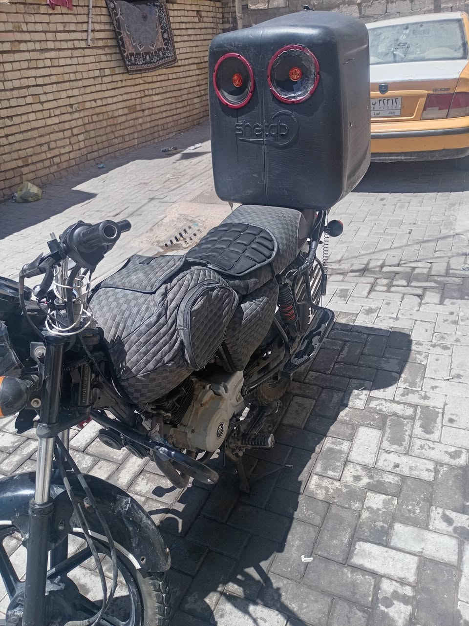 سلام عليكم دراجه بوكسر موديل 22 بدون اوراق اتكفله سرقه و عشاير السعر 700 الف دينار بيها مجال والعنوان الزعفرنيه رقم ***********
