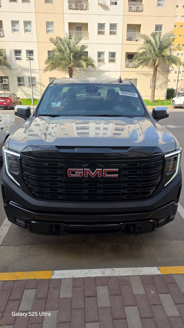 للبيع جمسي سيرا موديل 2025 ✅
فئة SLE – وارد أمريكي 🇺🇸
محرك 8 سلندر 5300
المواصفات:
 • محرك قوي واقتصادي
 • قير أوتوماتيك
 • شاشة معلومات وترفيه
 • كاميرا خلفية
 • تحكم بالمقود
وبعد بيها هواي مواصفات 
1GTRUBED3SZ153439 رقم الشاصي

حالة السيارة:
 • الممشى: 10,000 ميل فقط
 • السيارة ما بيها ضرر فقط دعامية بسيطة
 • بدون قطرة صبغ
 • نظيفة جداً من الداخل والخارج

معلومات إضافية:
 • السيارة مكمركة وكاملة
 • بدون رقم (المشتري يرقم بأي محافظة)

💰 السعر: 4,2500$ وقابل للتفاوض

📍 الموقع: بغداد
📞 للتواصل: ***********
