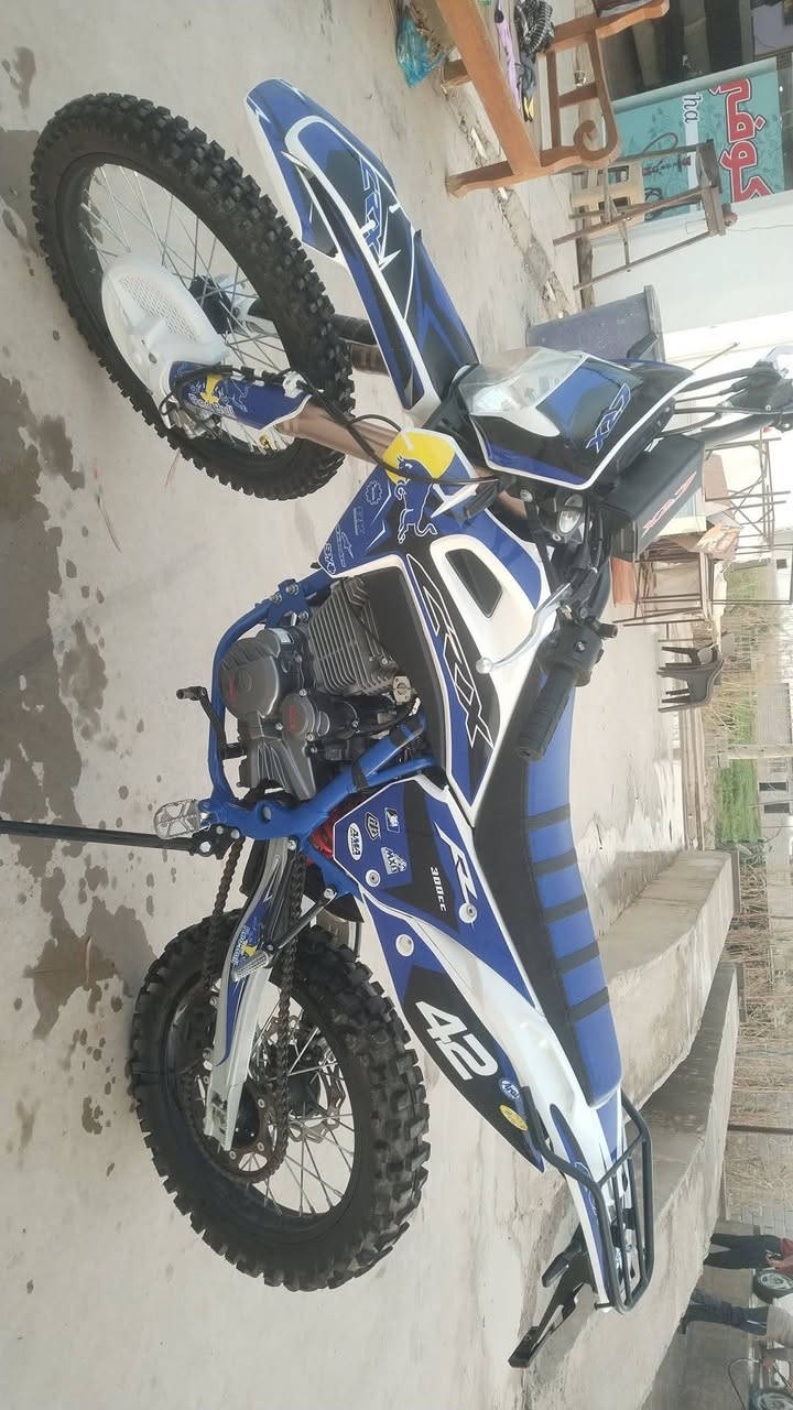 سلام عليكم دراجه البيع قفاز محرك 300 رقم ***********
