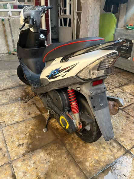 سلام عليكم
ماكس عدله للبيع مكينه ما مفتوحه دراجه خير من الله 
صار ٣ أشهر من نازله من الرمبه 
رايدها ب ٥٥٠ وبي مجال قليل 
‏‪***********‬‏
العنوان مدينه الصدر
