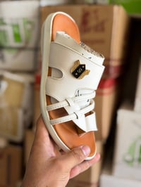 شحاطه رجالي طبي 🏥 بازاركام  سعر الكارتون 60 الف دينار  القياسات 40-45 ...