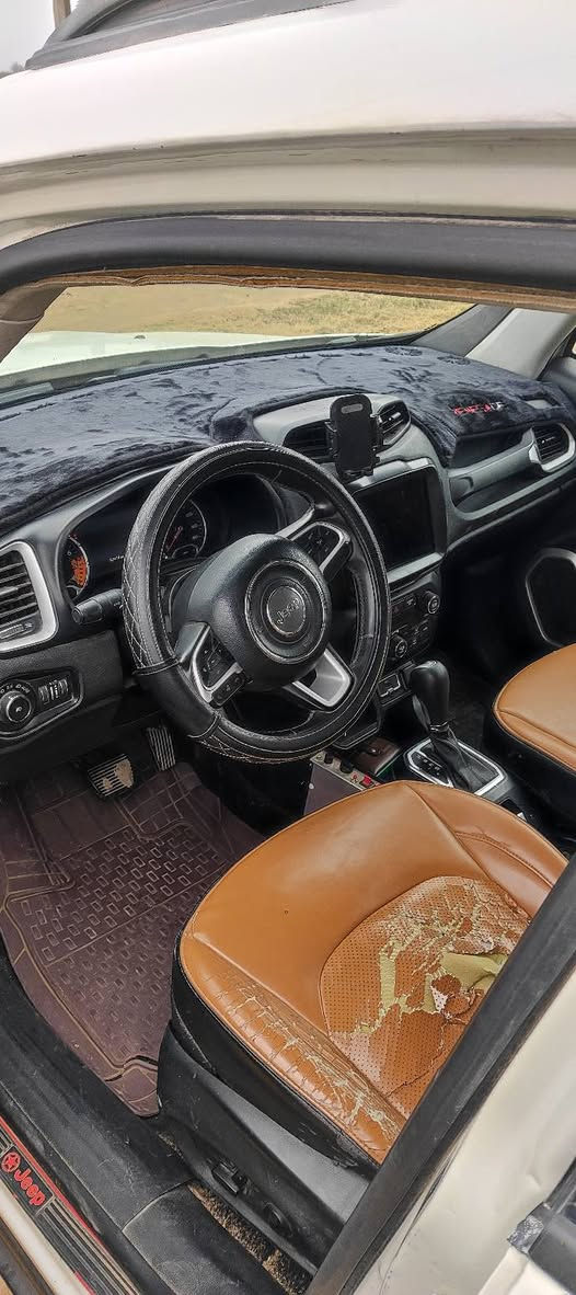 السلام عليكم سياره موديل 2018 مكينه 2400السياره ابيه مكان صبق بس اني كلك مصبوقه حزام ويذا كو مراوس راوس  السياره كامله من كلشي سعر140وابيه مجال قليل مكان السياره بغداد رضوانيه الشرقيه قرب قطاع الزراعي///***********////***********
