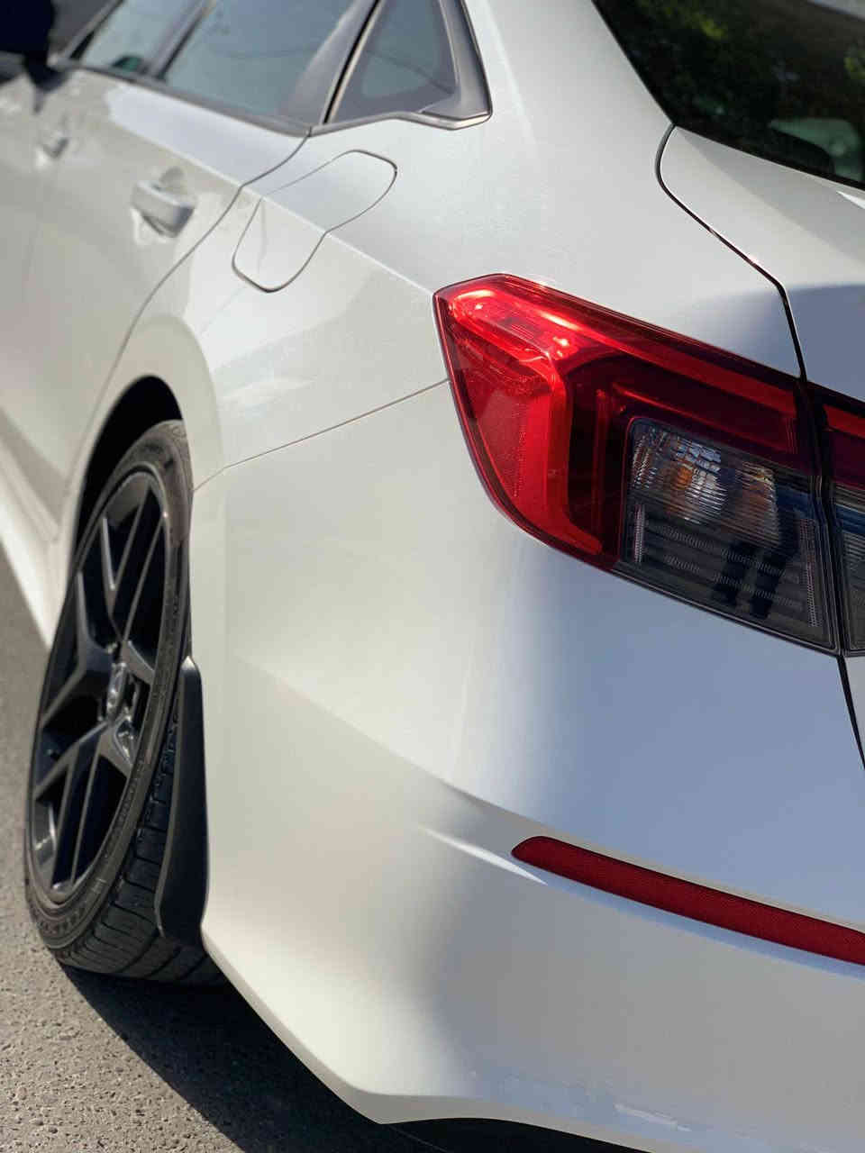 143 وبيهة مجال بسيط
هوندا سفك سبورت موديل ٢٤ ضررها موضح بالصور مكان السيارة سامراء للاستفسار الاتصال على الارقام التالية
***********
***********
