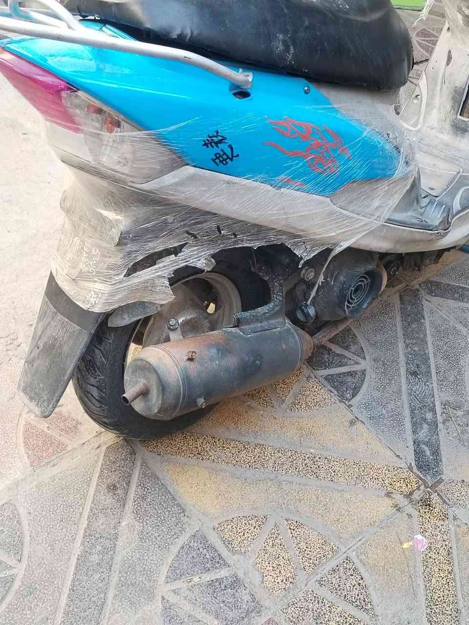 ماكس منغولي كلها شغاله هندر سلف كلشي شغال مفتوحه الماكينه مره وحده شاهد الله
عارضها 350وبيها مجال مكان الغزاليه بس تايرها الوره طاك
***********
