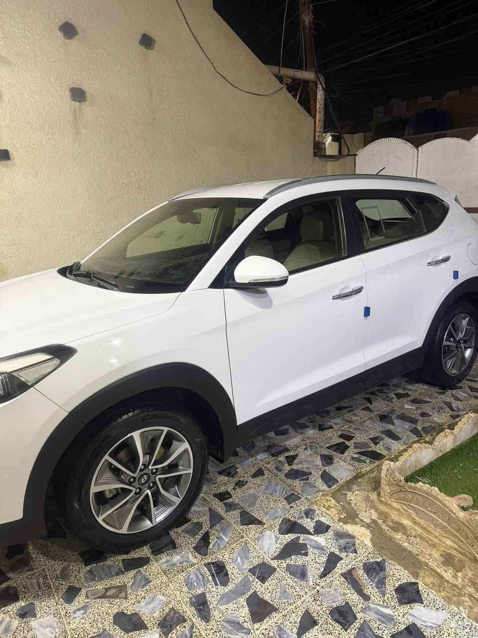 السلام عليكم توسان خليجي رقم بغداد بسمي 2018  قليل صبغ ماشيه 107 الف السعر 178 $ (***********)
