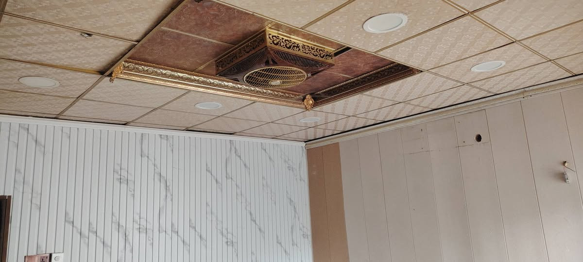 دار للبيع

حي البونيسان

مساحه 200 متر
طابقين وبيتونه طابق ثالث  5 غرف نوم وباقي التفاصيل كامله
شارع 20
 سند 25 
البيت فارغ وجاهز للسكن
للأستفسار ***********
