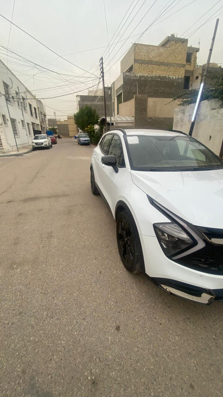 كيا سبورتاج 2025 

 KIA SPORTAGE 2025 

 خليجي 

 الموديل 2025

 سعة المحرك 2.0L

 مرتبط بناقل حركة أوتو 6 نمر

 عدد AIR BAG 2 

 حساسات أمامية 

 حساسات خلفية

 لايت زينون + LED

 كشافات 

 بك لايت LED

 حجم الاطار 235/50R19

 ويل كب 19

 4 دسك

 ماسحة خلفية

 اريل نفكيتر 

 مفتاح التشغيل بصمة

 تشغيل عن بعد 

 فتح الصندوق كهرباء 

 دشبول شاشة 

 شاشة Apple Car play

 كاميرا دوارة 

 المقاعد مخمل  

 حركة المقاعد الأمامية كهرباء

 تدفئة المقاعد الأمامية 

 تدفئة المقود 

 مثبت السرعة Cruise

 المودات والأوامر الصوتية

 أوضاع القيادة  Drive Mode

 فحص أنظمة السيارة 

 حساسات ضغط اطارات 

 مقود جلد حياكة 

 شفتات مقود

 قطعتين تبريد

 هاند بريك كهرباء 

 ا ABS 

ا Auto Hold   أوتو هولد

ا ISOFIX  مثبت مقعد الطفل

 نظام مانع الانزلاق

 نظام نزول المنحدرات 

 اشارة في المرايا الجانبية

 مخرج منفذ الطاقة 

 ا  Bluetooth 

 شاحن هاتف Wireless 

 ضمان خمس سنوات أو 100,000 km / ضمان المجموعة الدولية

***********

***********
