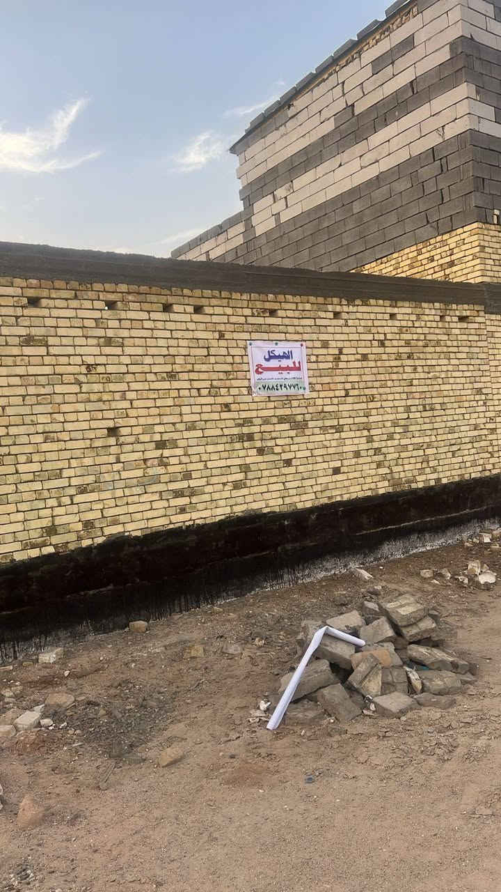 قطعة أرض 100 م2 ركن 10 ×10 مقابل حديقة وخدمات حسب خريطة البلدية
مع هيكل -موضح بالصور
في حي بغداد 
البصرة -قبلة
***********
