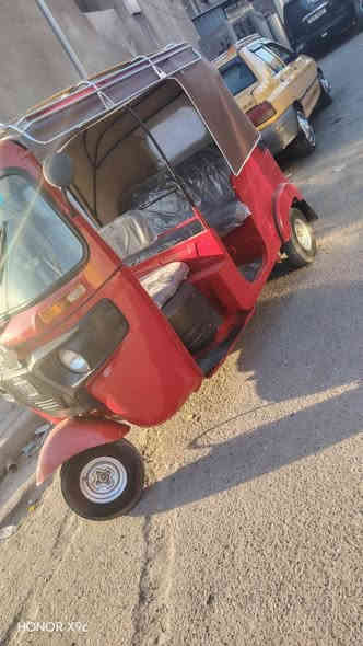 السلام عليكم تكتك موديل 15 محدثه ع 20 مكينه نضيفه بسمي تكتك مصبوغه عام الجماليه تكتك موضحه بل صور الشراي يخابر ***********
