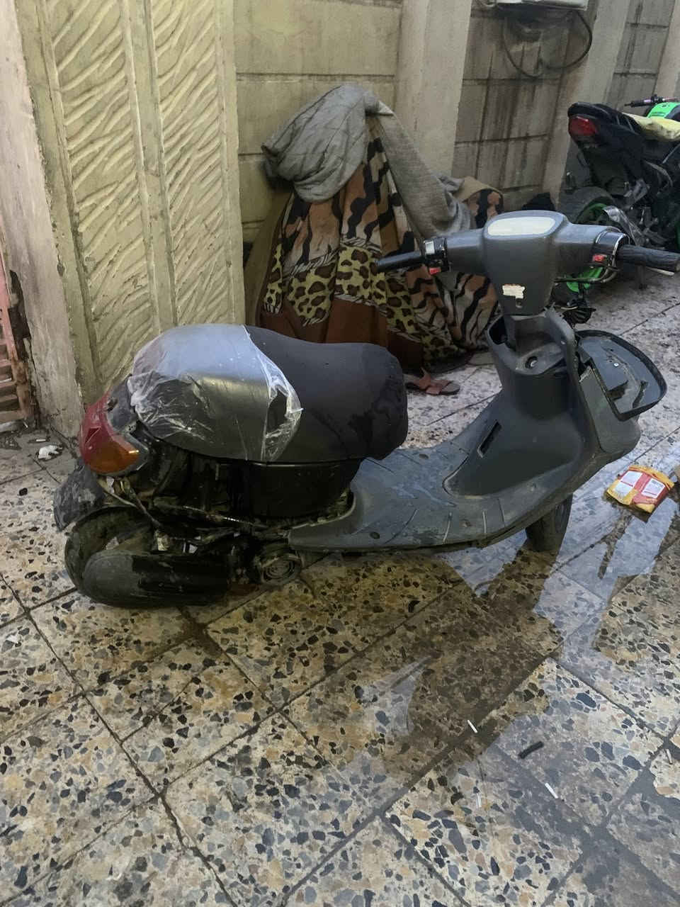 يوماها قرده أم سله دراجه شغاله بس كلجات اماميه تعبانه رايده 150 وبيه مجال بسيط أبيع كوم حديد حته لو مراوس بدراجه كلاسك بطه هم عادي مكاني بغداد


**إذا كنت صاحب هذا الإعلان وتريد حذفه لأي سبب، رجاءا أرسل رسالة إلى الدعم الفني**