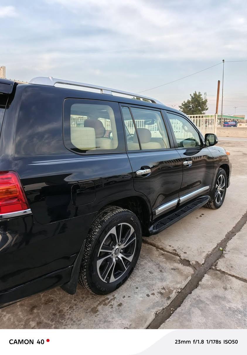 السلام عليكم
لاندكروز 2015 

بريم نظافه 100/100

مواصفات

تحكم ستيرن 

فتحه سقف

تشغيل بصمه

شاشه كبيرة كامره خلفيه

مكينه 6 سلندر

وضعية الوكالة

سيارة جاهزه من كلشي

كشنات جلد وكهرباء

بيه شخط بسيط ب الجهه اليمنه ورصعه بسيطة بلباب الخلفي

العنوان بغداد الراشديه قرب مدخل الناحيه 

السعر 425$

رقم الهاتف ***********
