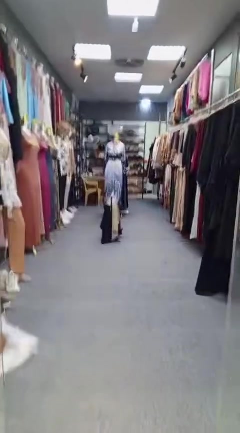 للبيع محل ملابس نسائيه 
موقع المحل حي ميسان شارع الكيات 
مقابل كلية الامام الكاظم شارع تجاري 
المحل مثل ما موضح بالفيديو 
بضاعه جديده 
محتويات المحل 
نضام كامرات 
مكوى بخاري 
مكنسه كهربائيه 
شاشه عرض 
فنر بصمه كهربائي 
سبلت 
ديكور كامل 
للأستفسار الأتصال 
***********
