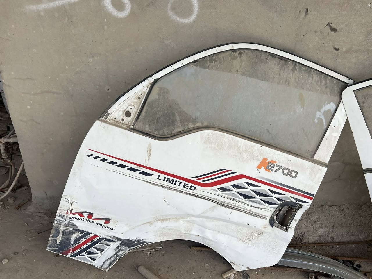 السلام عليكم ورحمة الله وبركاته
للبيع محجر عدد 3  
نهايه سعر الواحد 150 
وباب كيا موديل 22 بيه طخه بسيطه يتعدل باب السائق   والبطانه موجوده جديده
العنوان _بابل مركز المدينه 
للاستفسار الاتصال على الرقم التالي 
***********
