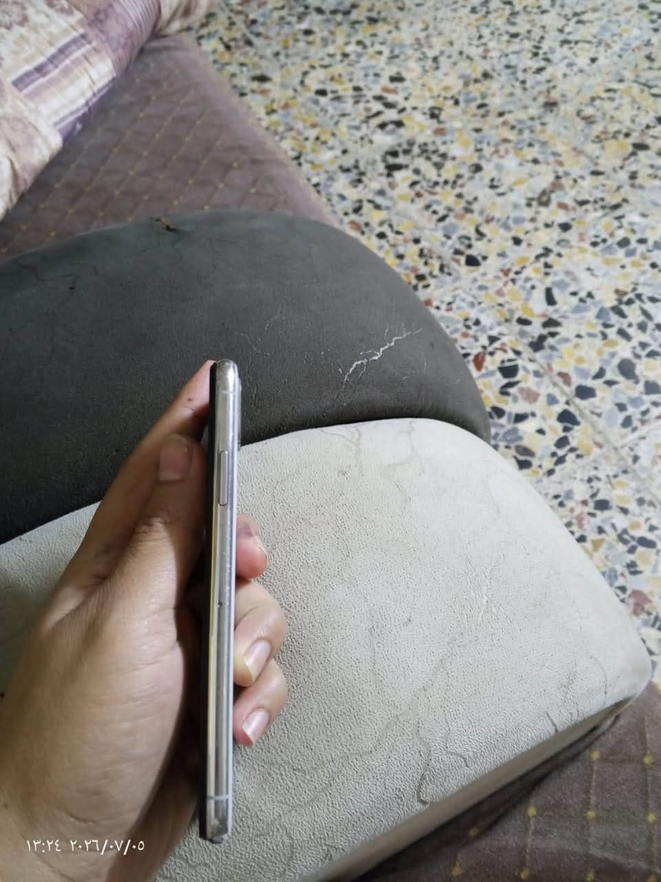 سلام عليكم شباب عندي جهاز ايفون اكس لون ابيض جهاز ذاكرته  نظيف سعر جهاز ١٦٠عنوان بغداد الحريه الثانيه للاس٢٥٦جهازتفسار اتصال عل ***********او واتساب
