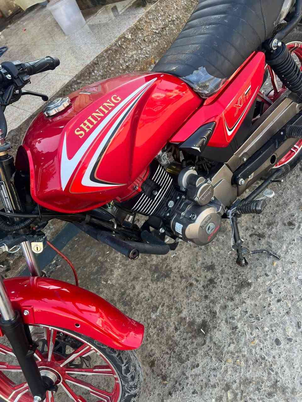 سلام عليكم 
دراجه للبيع ناصريه قلعه سكر  مكفوله من جميع النواحي برقي واحد ما مفتوح بيها وناعمه خير من الله سعرها ١٣٥٠وبيها مجال الولد مستعجل عليها وهاذه رقمي***********
