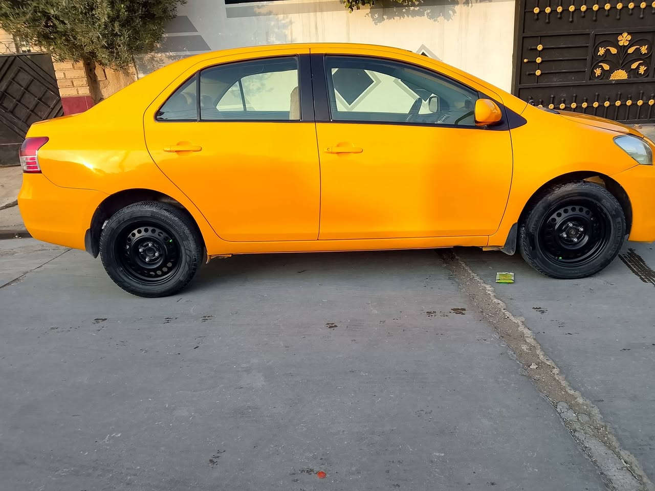 السلام عليكم للبيع يارس موديل 2009 رقم كركوك  مشروع وطني 28دفتر بانزين ضرر قطعتين بونيد بلادي او جامرلغ تجاري كير او تماتيك كير محرك تبريد تايرات كله شرط 
السعر 94بي مجال الاستفسار الاتصال على الرقم ***********العنوان كركوك
