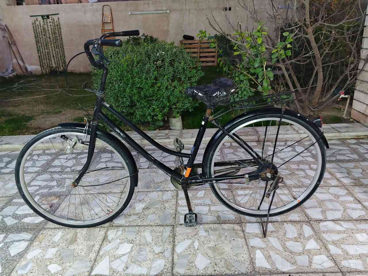 السلام عليكم للبيع بايسكل بناتي شرط جديد لوك وبالة وحجم ٢٦ مكاني بغداد كمالية الشراي يتصل أو يجي خاص *********** الواتساب
