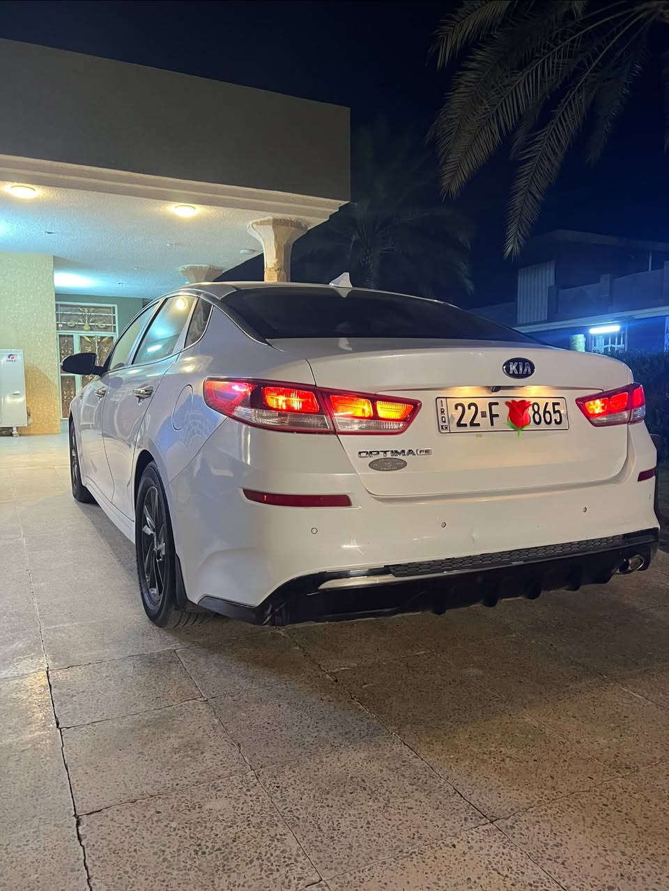 اوبتيما 19 وارد امريكي 
محرك 2400 gdi 
ماشية 115 
تبريد ثلاجة 
مواصفاتها / كاميرا خلفية 
حساسات
رادار امامي 
رادار جانبي
شاشة كبيرة 
3 انظمة قيادة 
السيارة مثل ما موضح بالسونار و بالصور 
سعرها 138$ وبيها مجال 
رقم شمالي الدولي الجديد 
للاستفسار 
***********
مكان السيارة بغداد المدائن
