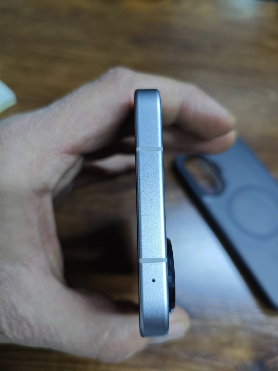 بوكو F7 اخو جديد ب395
ذاكرة 256 وعشوائية 12+12

معالج سناب دراكون 8 جين 4

مكان بغداد الاعلام 

***********
