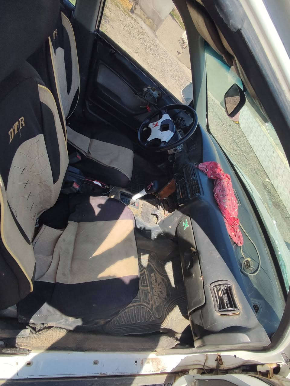 السلام عليكم هوندا كير ومحرك كورلا شرط كهربائيات شغاله كلها دوشمه جديده سياره نضيفه مناقصه شي أسعر ١١وبيه مجال مراوس حسب القناعه ***********
