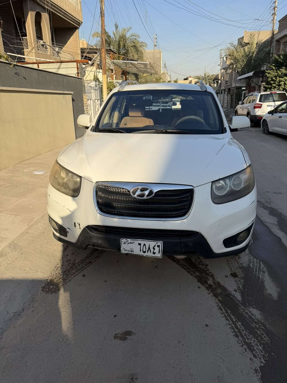 سنتافي ٢٠١١ 
خليجي وكالة القاصد بدون ضربة 
صارت بيها طخه بالجاملغ الخلفي هنا ببغداد وتصلح بدون معجون بس صبغ خفيف 
مواصفاتها فول عدا البصمه 
٦ سلندر 
كشن جلد 
سلايد 
٣ قطع تبريد 
تبريد بيانو
السياره ع أيدي من ٢٠١١ الرقم إني احوله للمشتري ان شاء الله 
السعر 13.700 دولار وبيها مجال للشراي 
*********** 
موجود ع الفيس موجود بس اتصال
