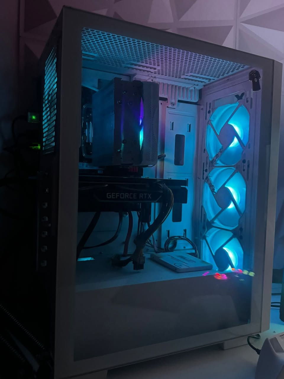 السلام عليكم 

I3-12100 
RTX 2060 SUPER (8G)
Mb- H610 M-E M.2
16G DDR 3200
SSD 256 M.2 NVMe
HDD 1T

التجميعة نظيفة وتشغل كل الالعاب على فريمات حلوه 
سبب البيع عندي تجميعة ثانية ومدااستخدم هاي
ب775 وبيها مجال بسيط حك الجية 
مكاني بغداد وماعندي توصيل
وقبل لا تعلقون على السعر شوفو اسعار القطع بعدها علقو


**إذا كنت صاحب هذا الإعلان وتريد حذفه لأي سبب، رجاءا أرسل رسالة إلى الدعم الفني**
