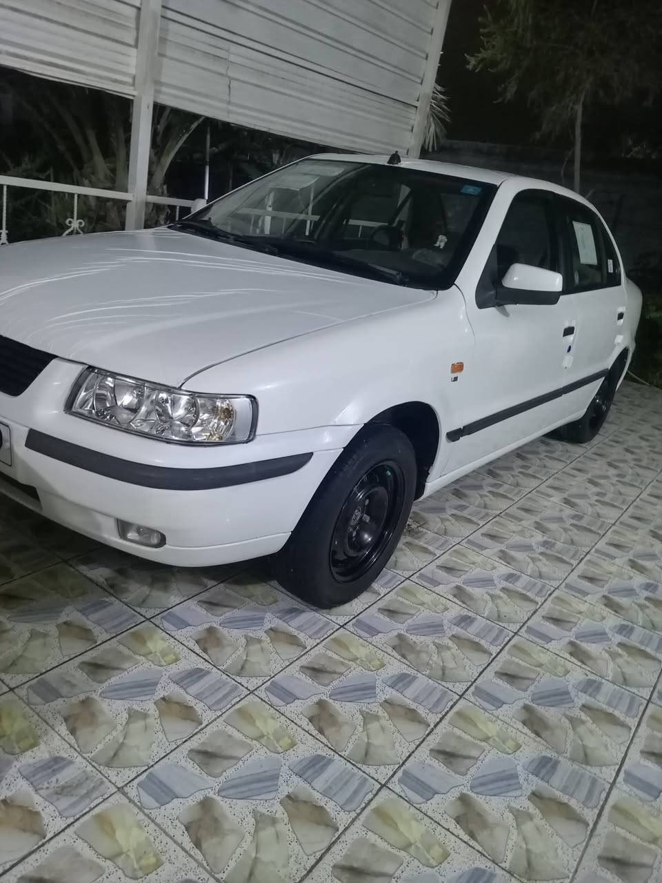 سلام عليكم سمند 2010مكفوله كفاله عامه لاتبديل ولاضربه ماعده بارد بيهه مكينه وكير عل شرط دواخله جديده ولون الدوخل بيجي واي ستفسار عل رقم *********** السعر 47 وبيهه مجال
