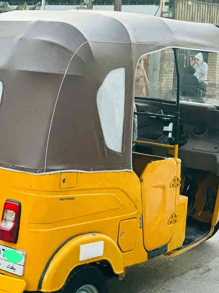 سلام عليكم تكتك لبيع موديل 2021شهر 11 رقم بغداد تحويل مباشر تكتك مكفوله من صبغ حتى دوس ما مصبوغه تكتك جديده وتراي زيرو فقط بيه بارد مكينه مفتوحه كهربائيات كله شغاله وبلاديه سعر 7700 وبيه مجال مكاني بغداد ***********
