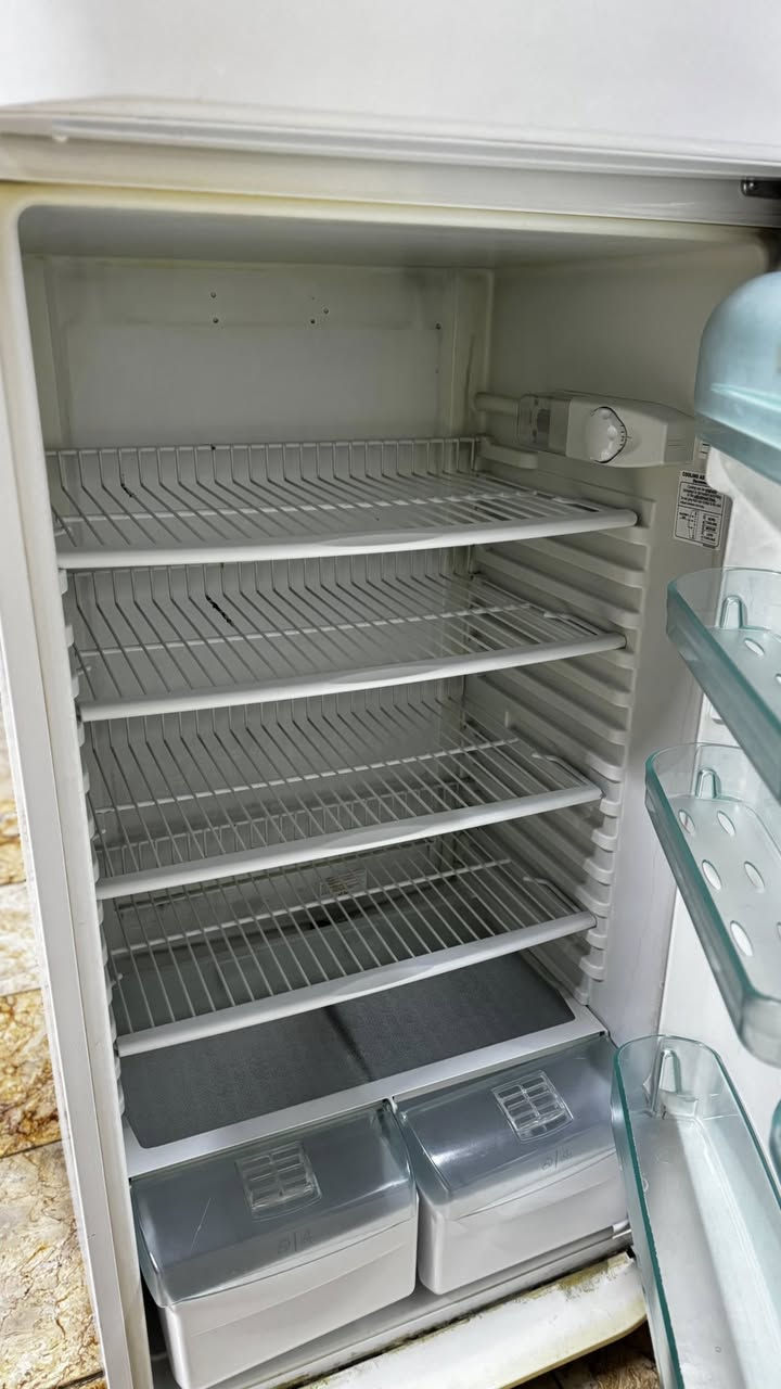 ثلاجة للبيع الماطور ينرادله تبديل 
القفل مالتهه ١٠٠ 
كربلاء


**إذا كنت صاحب هذا الإعلان وتريد حذفه لأي سبب، رجاءا أرسل رسالة إلى الدعم الفني**