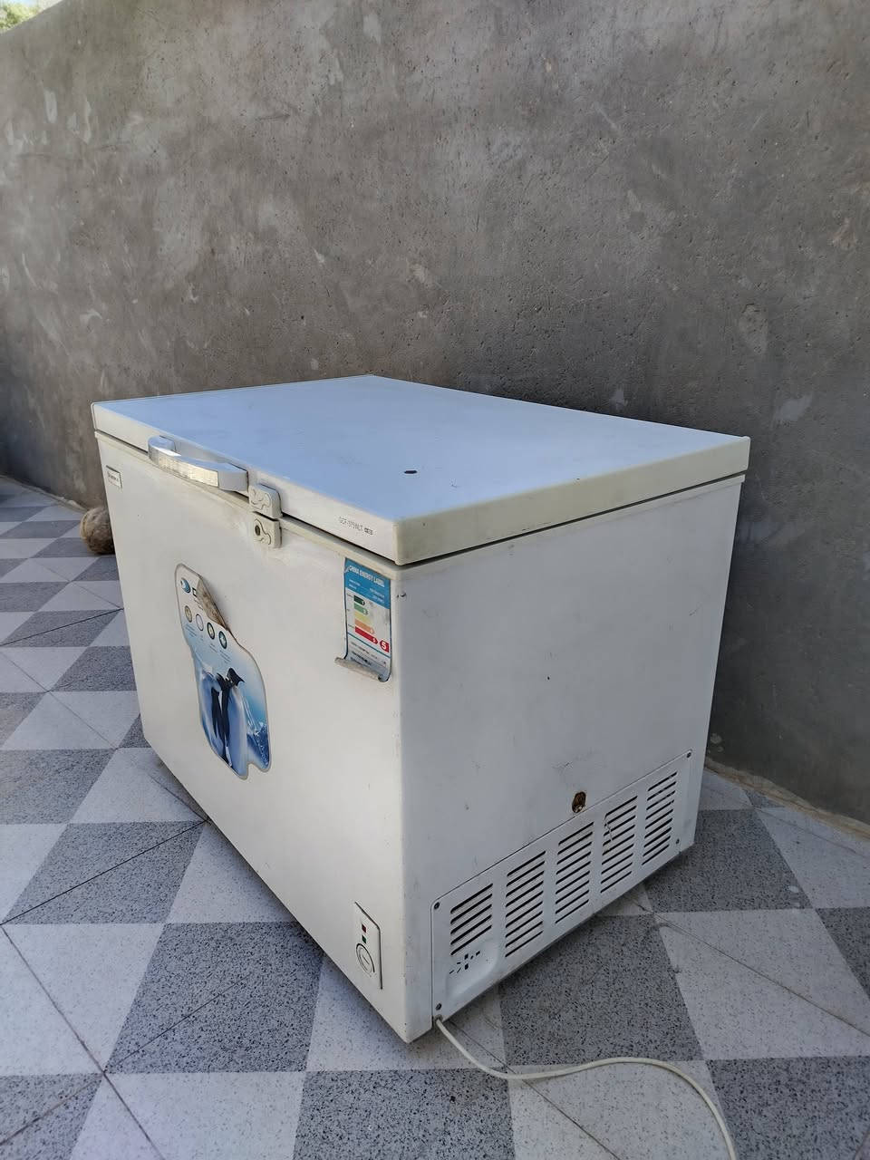 مجمده دنكه على الفحص فول تجميد سعرهه 200 / ***********
