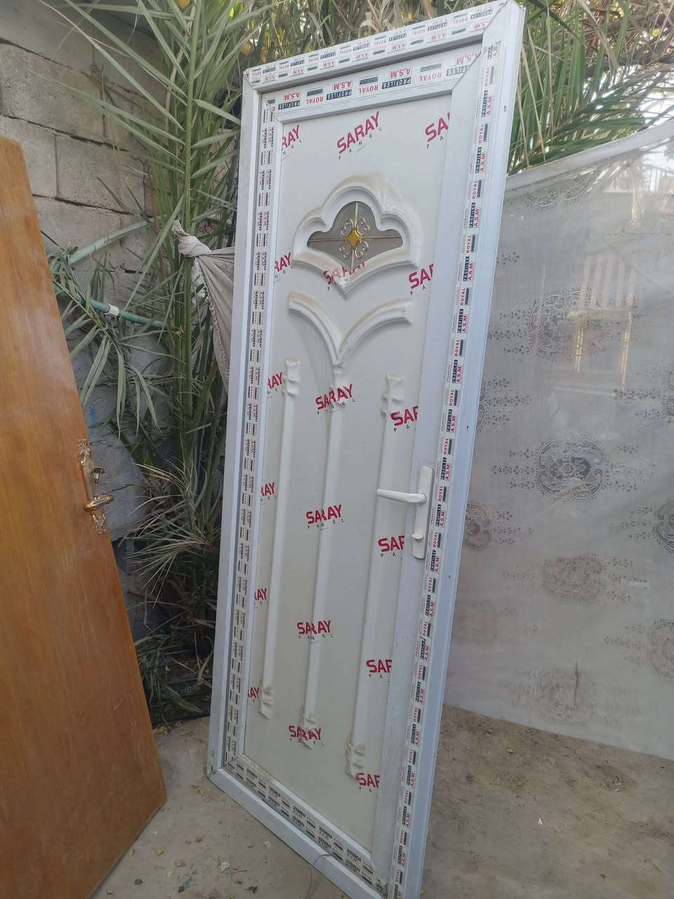 السلام عليكم من رخصة الادمن بيبان للبيع نضيفات مكان الحيانية سعرالواحد ٣٥ الف اتصل ***********
