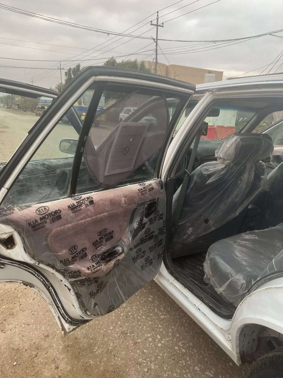 السلام عليكم للبيع ابرنس  موديل 1995 رقم انكليزي تحويل مباشر مكينه وكير وحداديه وتخم تاير سياره جاهزه ترايك وين مايعجبك  السعر ٣٧$ وبيها مجال مكان سياره بابل محاويل الاستفسار اكثر  اتصل***********
