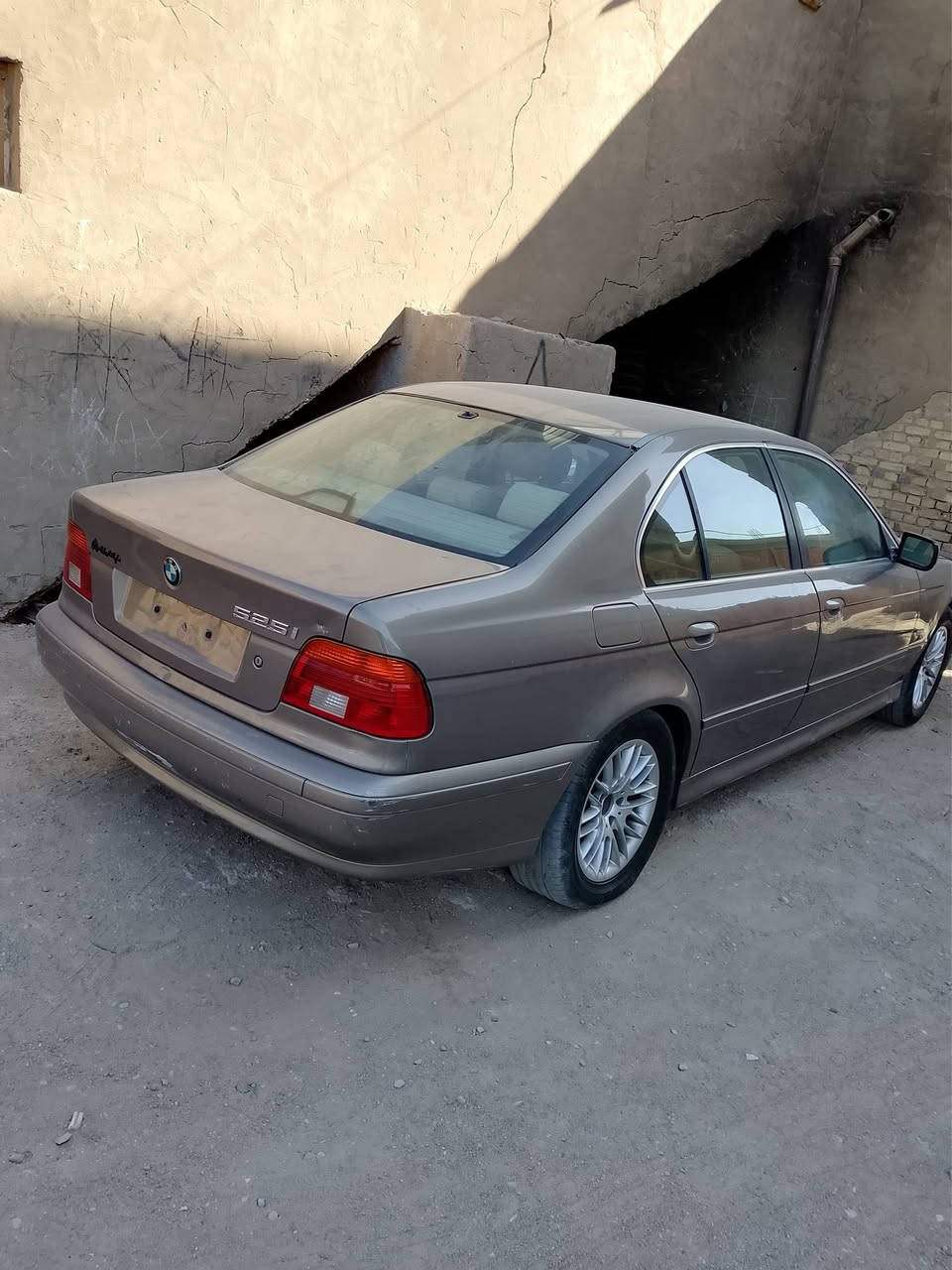 سياره بيئم للبيع ادوات كفاله عامه ومكفوله من السرقه والكص والنتربول 2003 للبيع صقر السياره حلوه السعر 47 ورقه ***********
