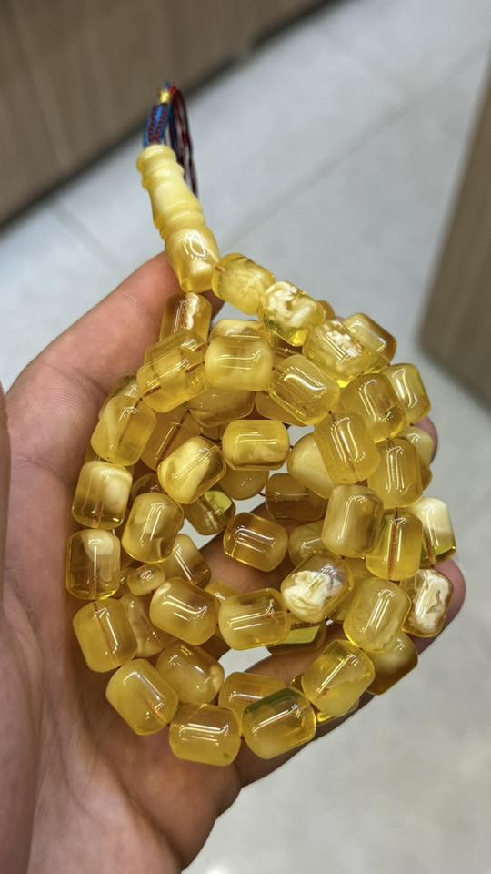 تحفه من الكهرب الكلينكرادي خامه منوصفه ولا غلطه
وزن المسباح ٧٨ غرام السعر خاص رجاءً

***********
