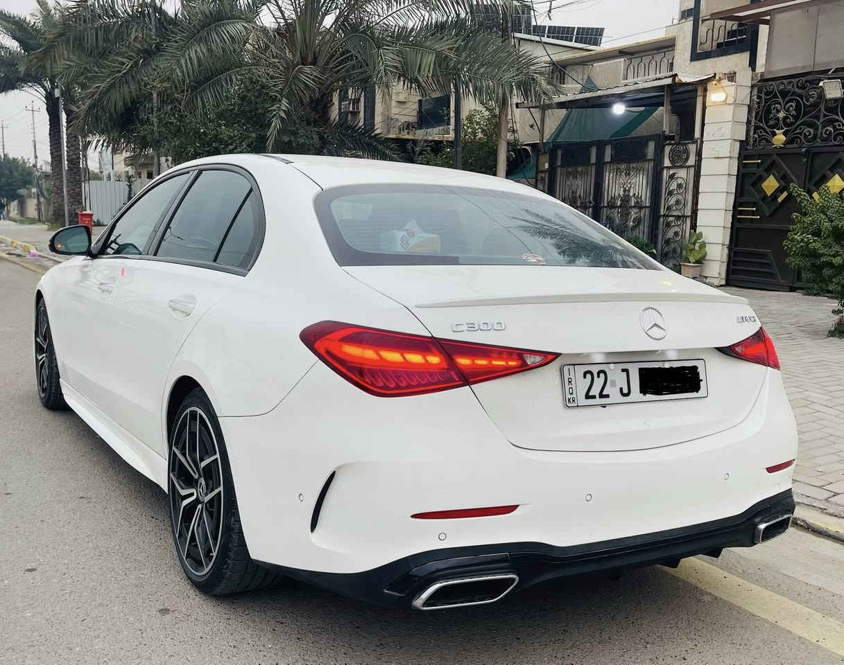 مارسدس c300
موديل 2022
فول مواصفات كت amg
ماشية 17 الف كيلو
وارد امريكي حادث باب خلفي 
مغلفة ppf ضمان عشر سنوات 
السعر 345 ورقة بيهة مجال بسيط
مكان السيارة بغداد حي الجهاد
***********
