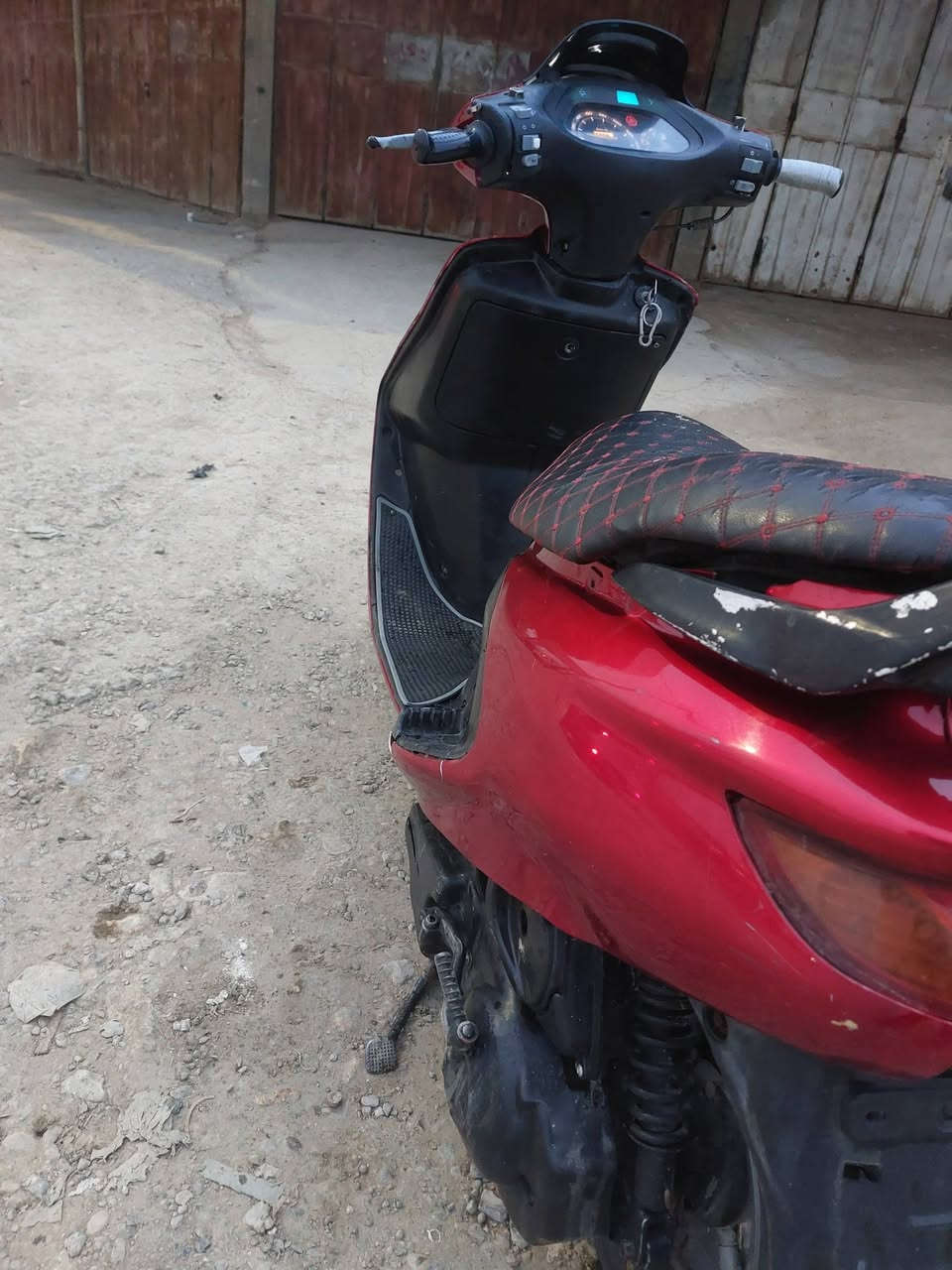 السلام عليكم للبيع فراشه جاهزه سلف هندر زنون شرط شلعه ومعدل للبيع سعر 300 مكان ديوانية تقيه الثالثه قرب جسرالنجف رقم ***********
