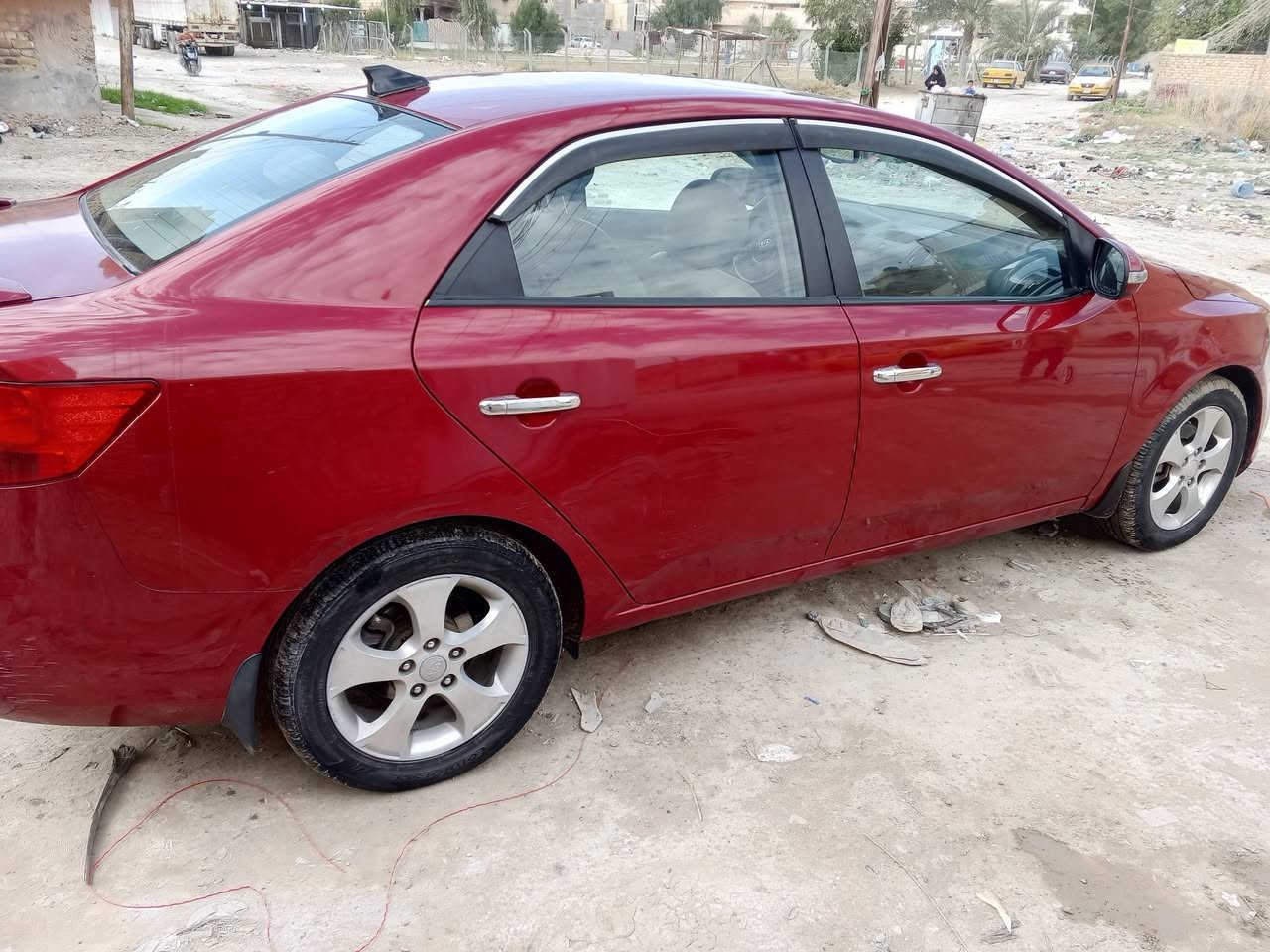 سياره للبيع كيا فورتي 2010 محرك 2000 دوش سياره باسمي رقم بغداد تفاصيلها بالسونر مكان السياره بغداد سعر 92 وبيها مجال رقم الهاتف ***********
