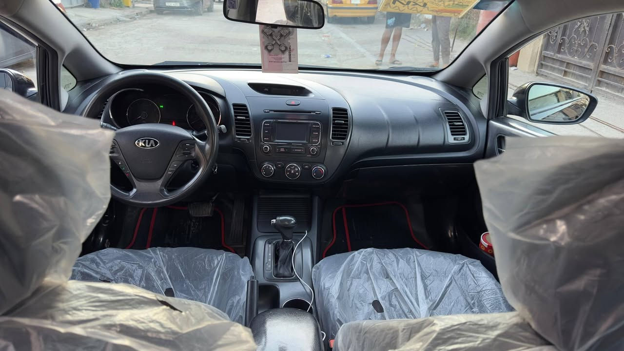 للبيع كيا فورتي 2016 امريكي
محرك 1800  
السيارة جاهزة تخم تاير جديد 
تبريد ❄️ + تدفئة 
حادثها جاملغ  يمين ومصلح نفسة راجع 
السيارة كلها ليبل واحد بدون صبغ فقط بارد 
ماشية 109 ميل 

السعر 107 وبيها مجال 

العنوان شهداء البياع ***********
