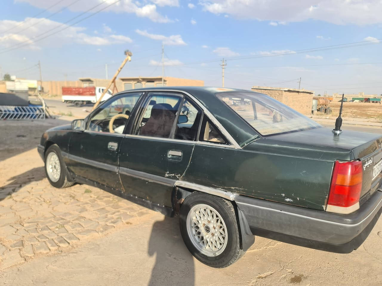 للبيع اميكه موديل 89 رقم جديد شرط  التحويل محرك 20 كير محرك كله شرط طخم جديد سياره نضيف حيل ضبغ ما بيه بيه خيسان بل دواخل شوي السعر 32 بيه مالي مراوس ترهم ***********

