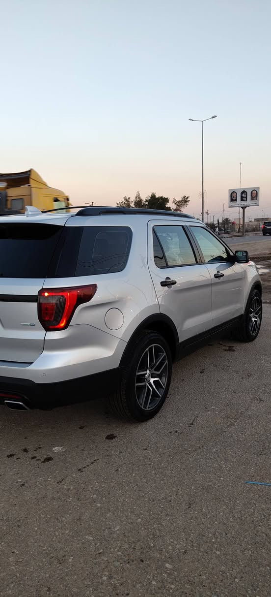 السلام عليكم فورد اكسبلور 2016وارد امريكي فول مواصفات محرك6توان تيربو بيه صبغ بل مدكر الامامي الايمن بدون دواخل وبيها طخات بصيطه رقم اربيل جديد مكاني بصره بيع او مراوس حسب القناعه السعر 16رقم هاتف*********** البصرة, العراق
