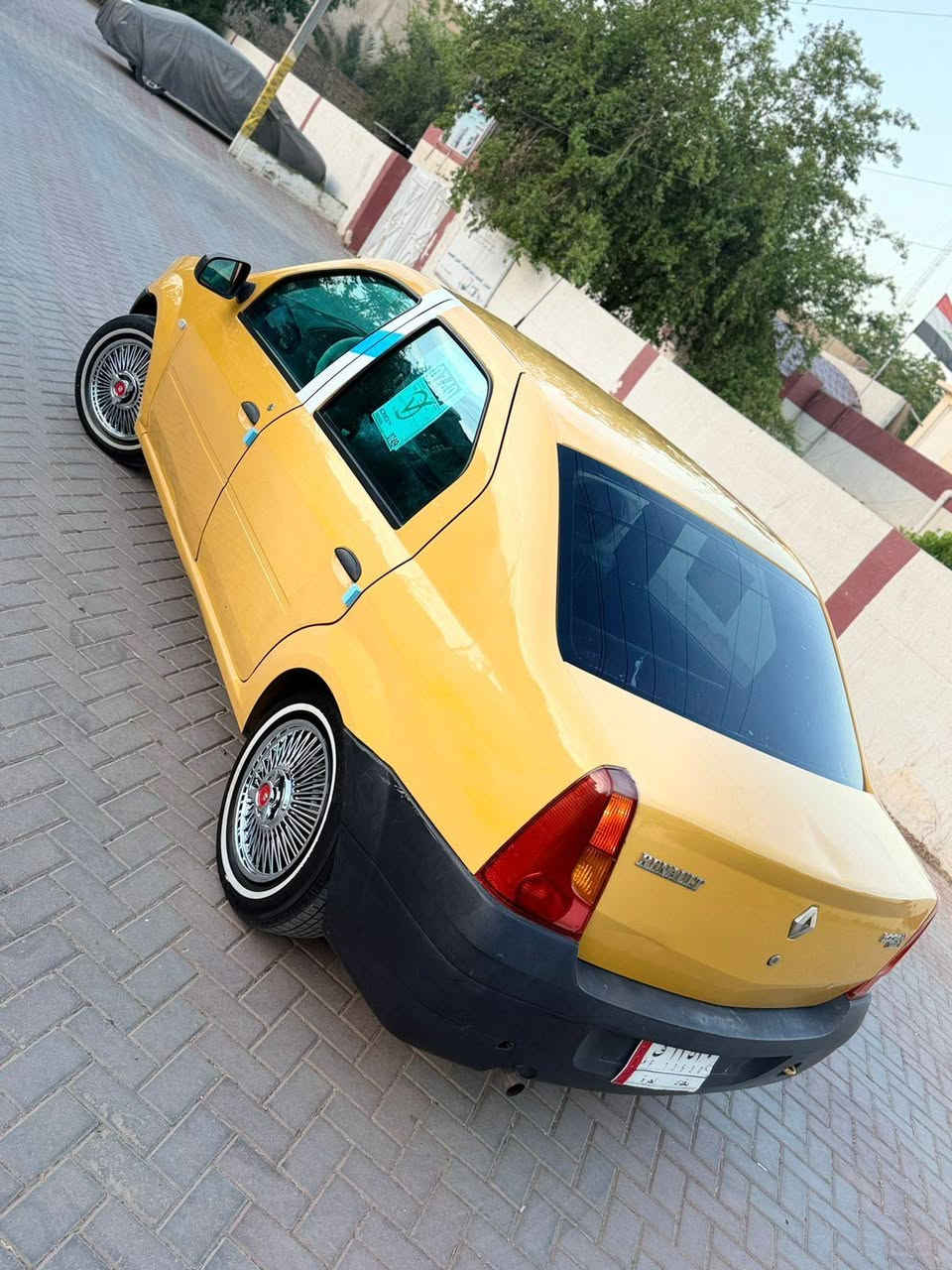 السلام عليكم 
رينو 2010 فحل  محور كير ومكينه كورلا الحديث تحوير مضبوط اوتماتيك  💯
( السياره اصل  باور )
كير ومكينه خير من الله 
صدر امامي خلفي جديد 
تخم تاير نضيف 
كهربائيات كلها شغاله 
السياره بدون اي نقص وجديده من كلشي وبل عافيه عل ياخذها
السعر ٤٠ وبيها مجال بسيط 
مكاني بغداد الكرخ 
 ‭٠٧٧٨ ٣٣٣ ٤٧٩٩
